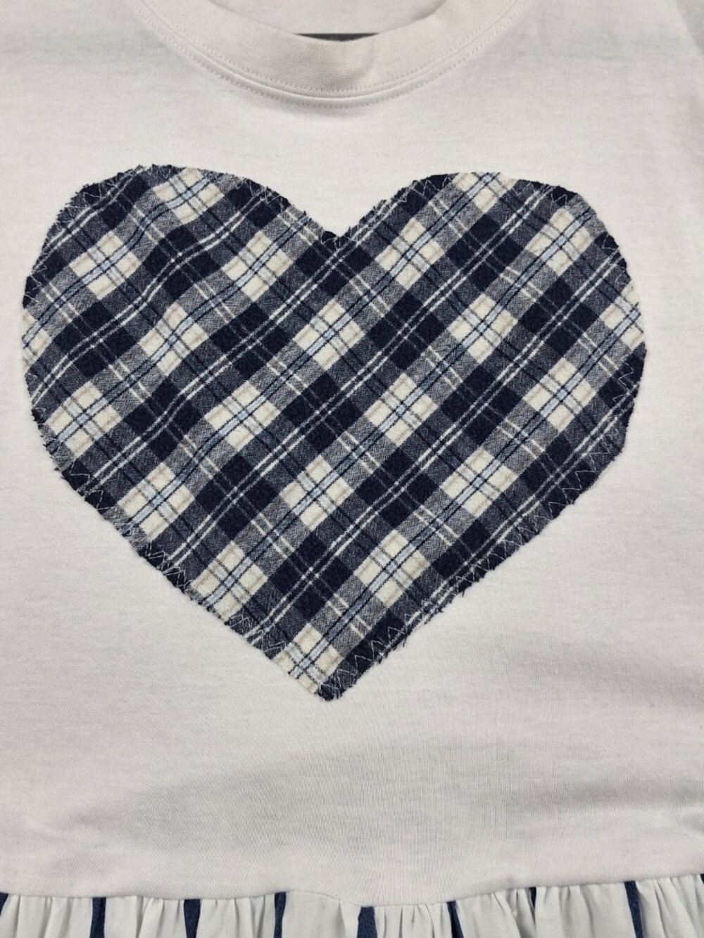 Upcycled Peplum T-Shirt Top Fits XL 1X 2X Reworked Plaid Heart Applique BluWhite - Picture 5 of 14